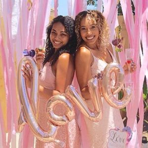 Meet your Poshers, Tiffany & Kara!